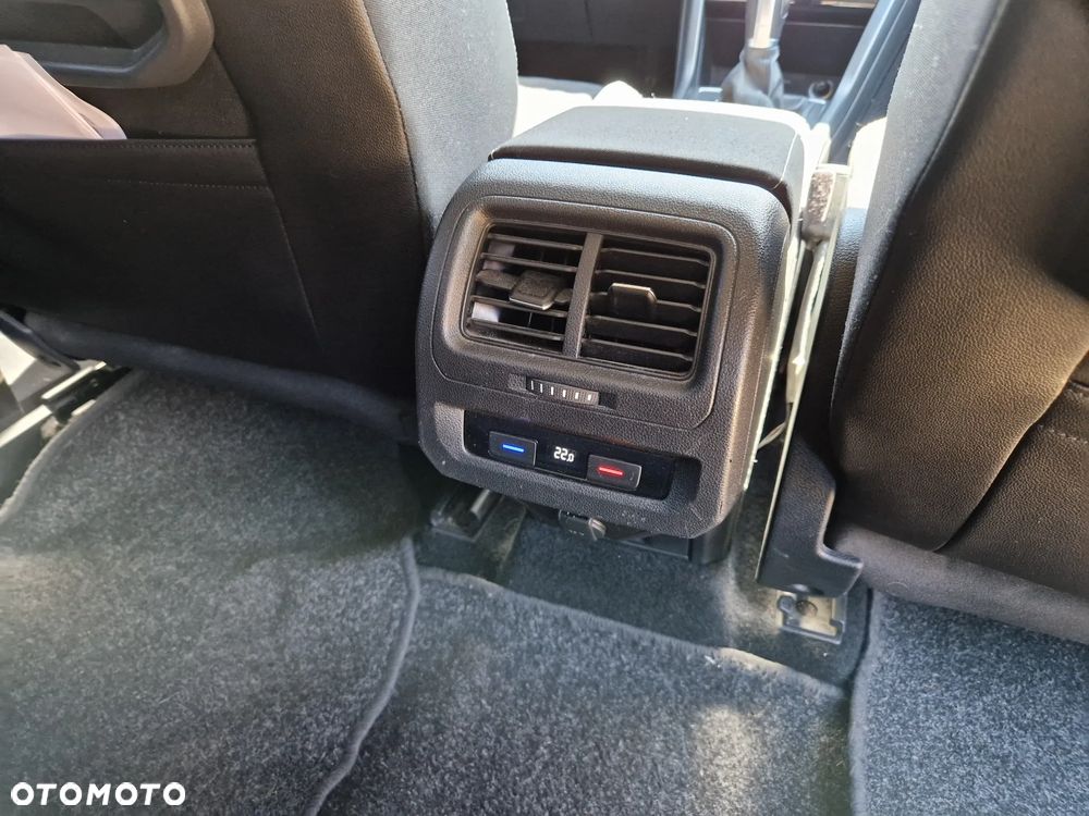 Volkswagen Touran 1.6 TDI SCR DSG Join - 16