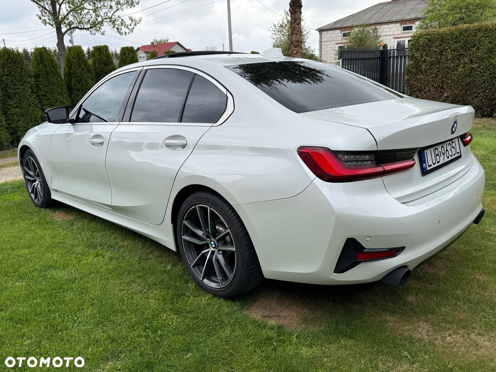 BMW Seria 3 330i M Sport - 5