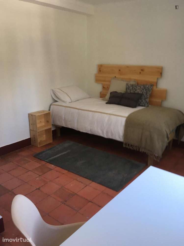 Quarto - localizado em Oeiras Lisbon - Grande imagem: 4/23