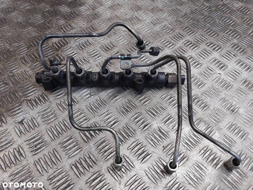 LISTWA WTRYSKOWA TOYOTA COROLLA E11 LIFT 2.0 D4D - 1