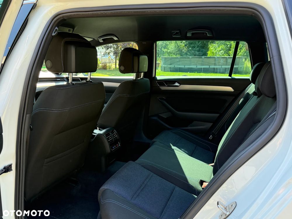 Volkswagen Passat - 18