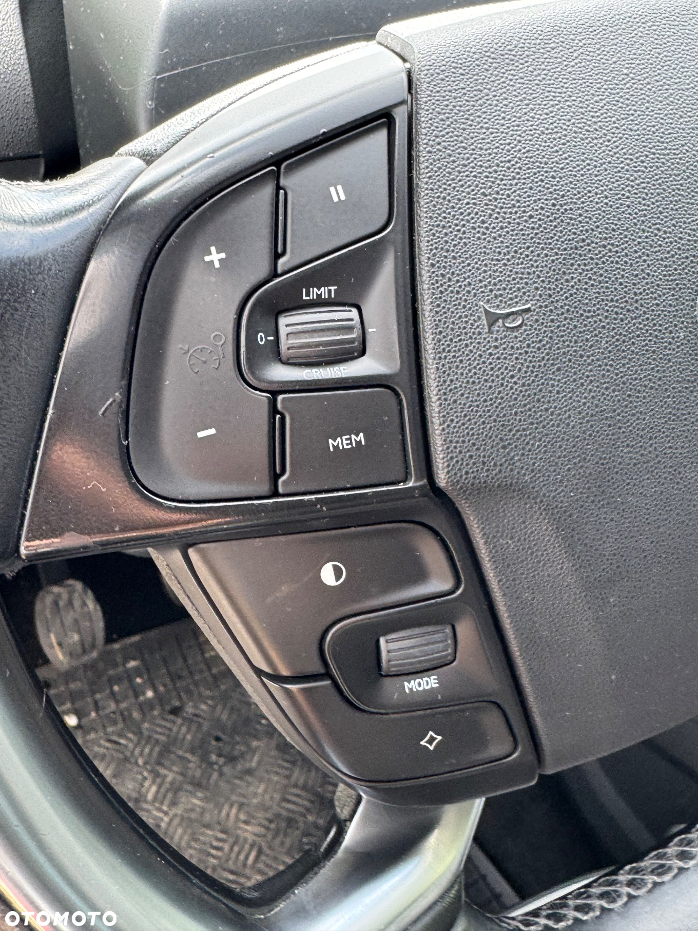 Citroën C4 Grand Picasso 1.6 THP Intensive - 21