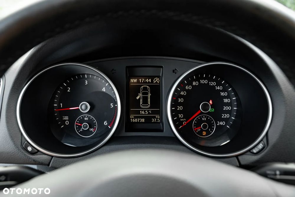 Volkswagen Golf 1.6 TDI DPF DSG Highline - 29