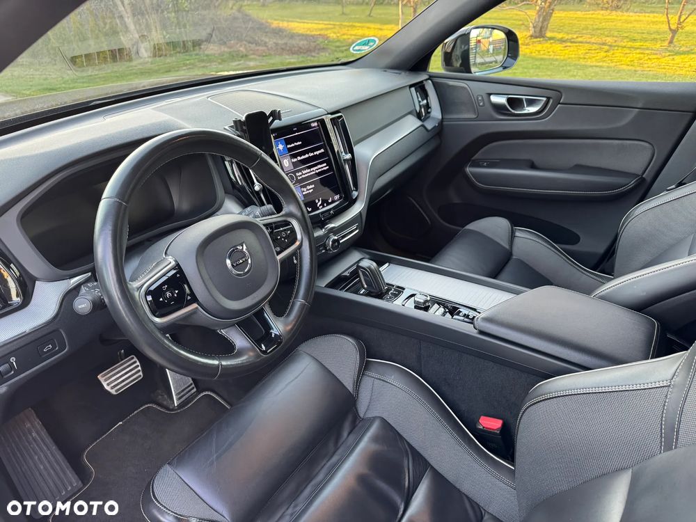 Volvo XC 60 B5 D AWD R-Design - 5