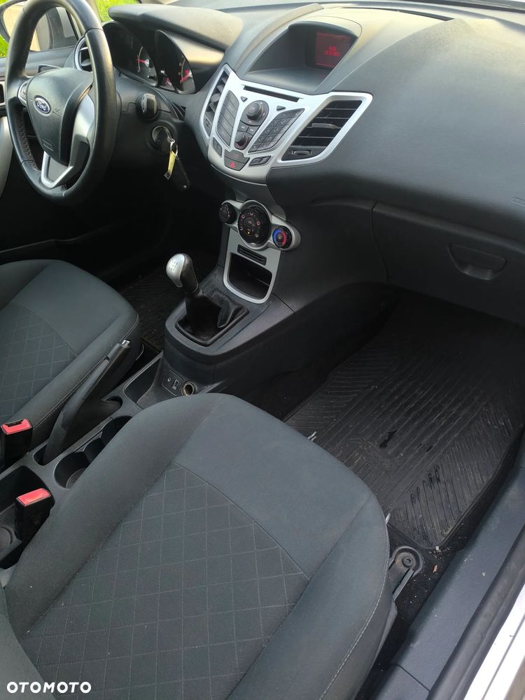 Ford Fiesta - 15