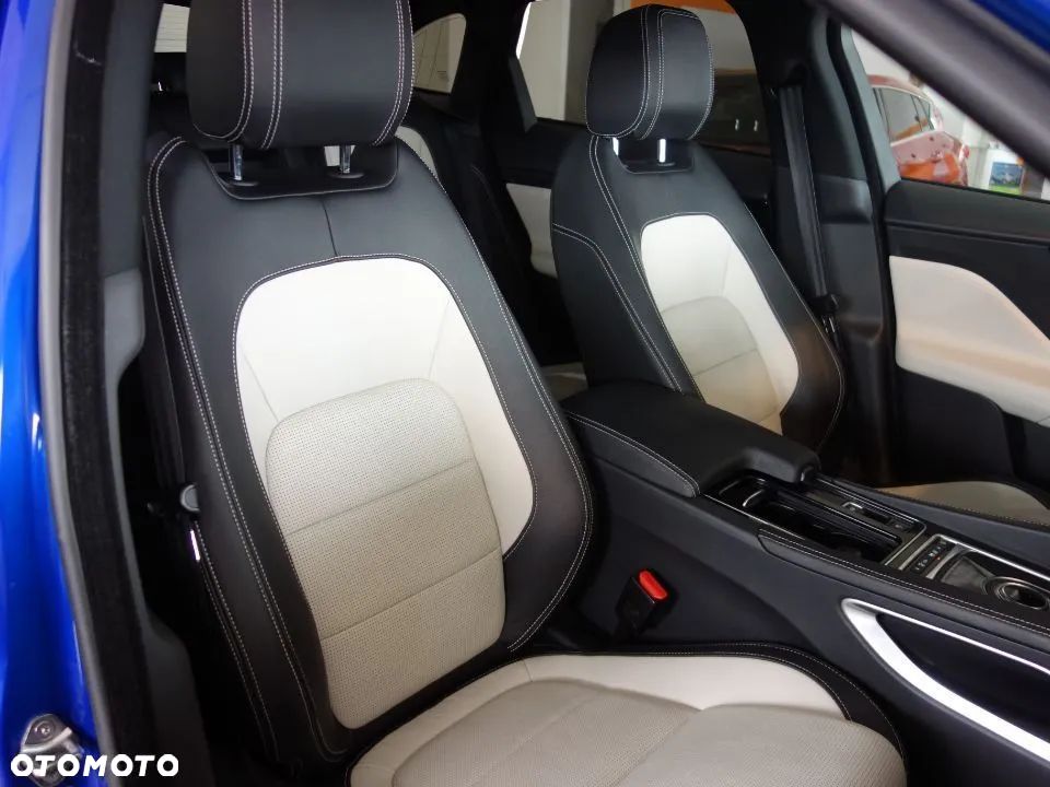 Jaguar F-Pace 2.0 i4P AWD R-Sport - 19