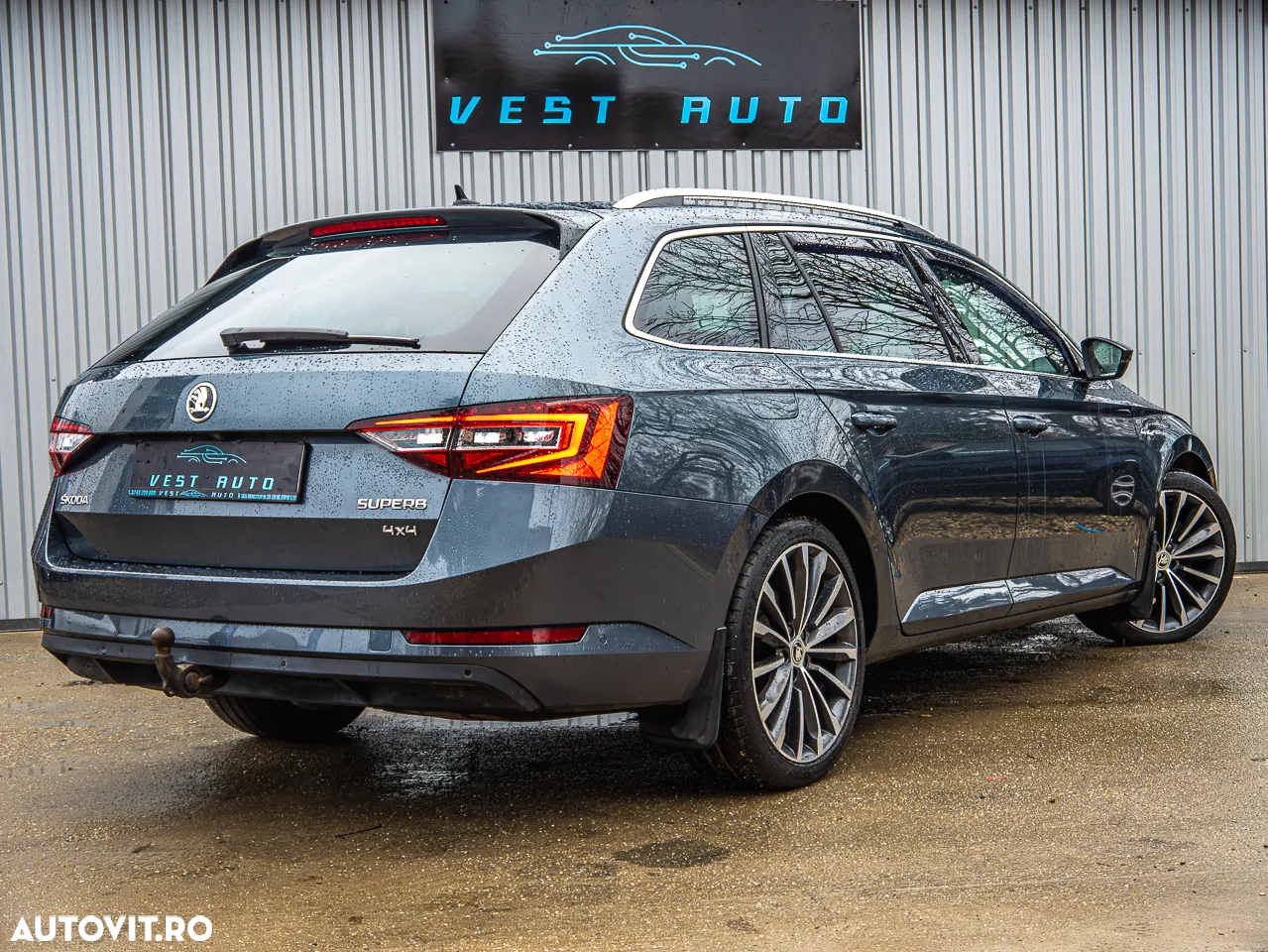 Skoda Superb Combi 2.0 TDI DSG 4X4 Laurin & Klement - 3
