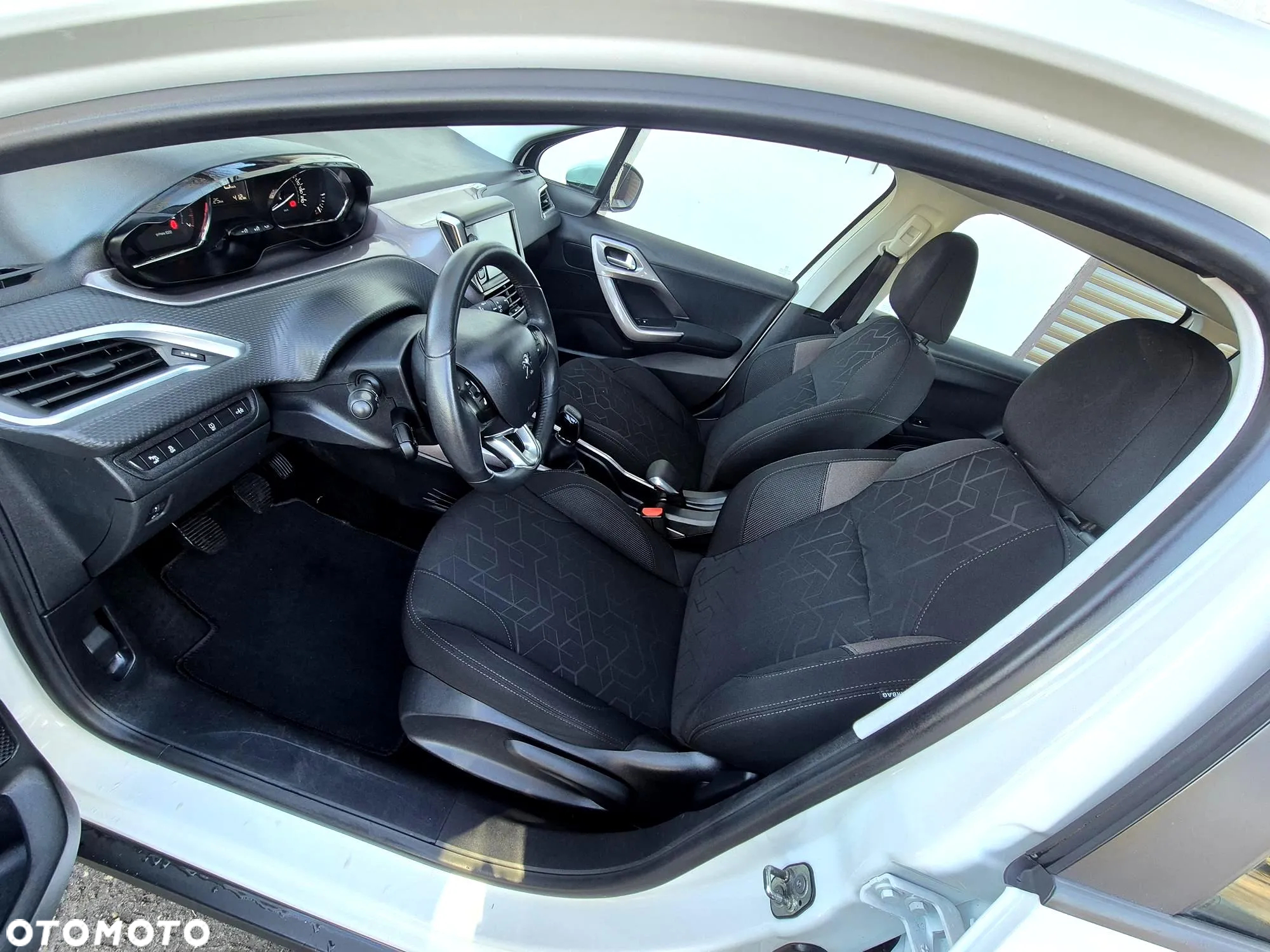 Peugeot 2008 1.2 VTi Allure - 6