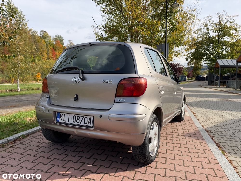 Toyota Yaris 2003 photo 4