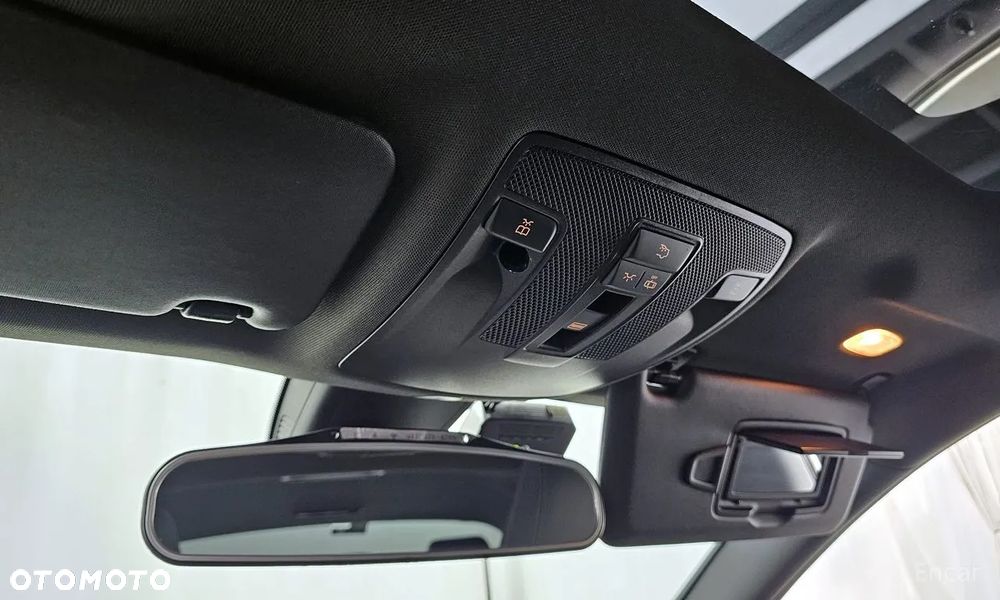 Mercedes-Benz CLA 250 4Matic 7G-DCT - 17