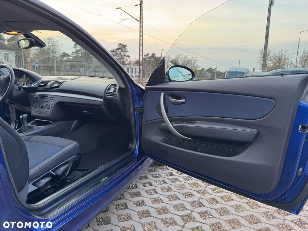 BMW Seria 1 118d DPF - 13