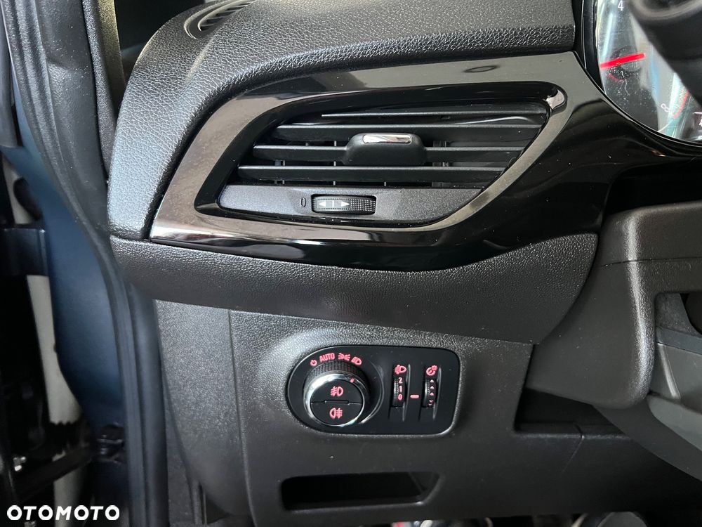 Opel Corsa 1.2 16V Cosmo - 31