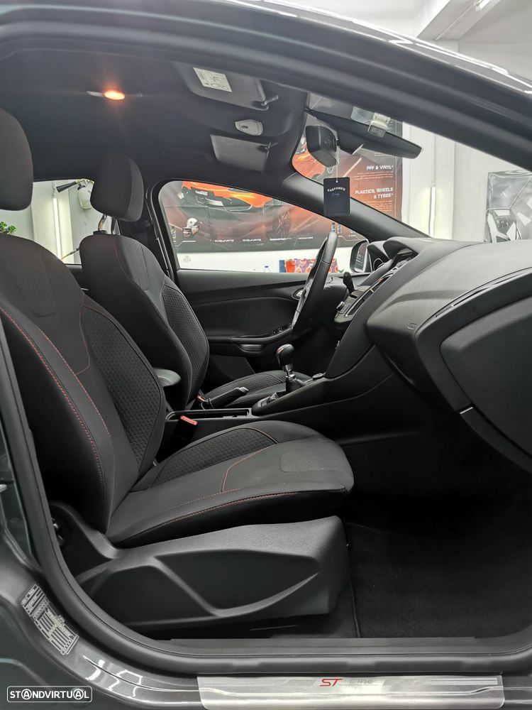 Ford Focus 1.0 EcoBoost ST-Line - 9