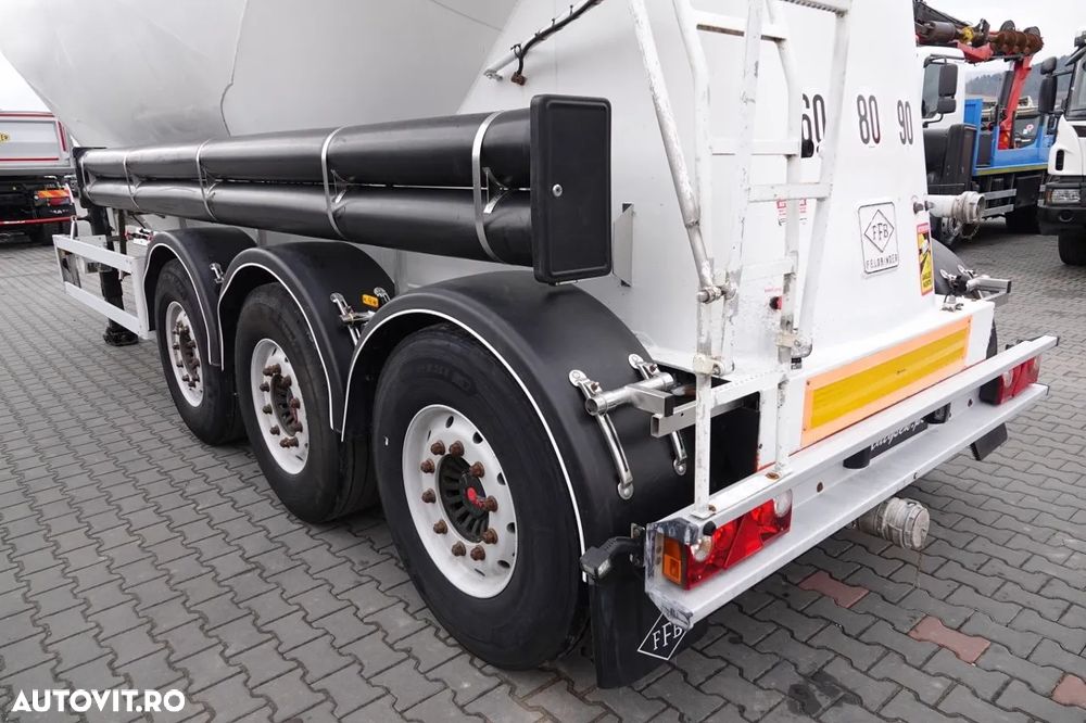 Feldbinder REMORCĂ DE CIMENT / 2 COMPARTAMENTE / 37.000 L / SILOS / PENTRU MATERIALE VRAC / AXIE DE RIFAT / SAF / JANTE DE ALIE - 11