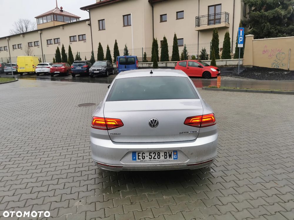 Volkswagen Passat 2.0 TDI (BlueMotion Technology) DSG Comfortline - 8
