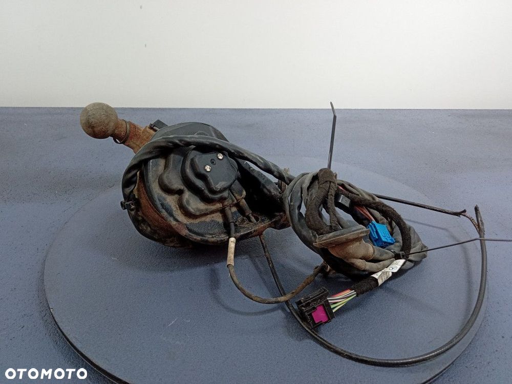 E KLASA W212 ZACZEP KULA HAKA 01073510046 - 1