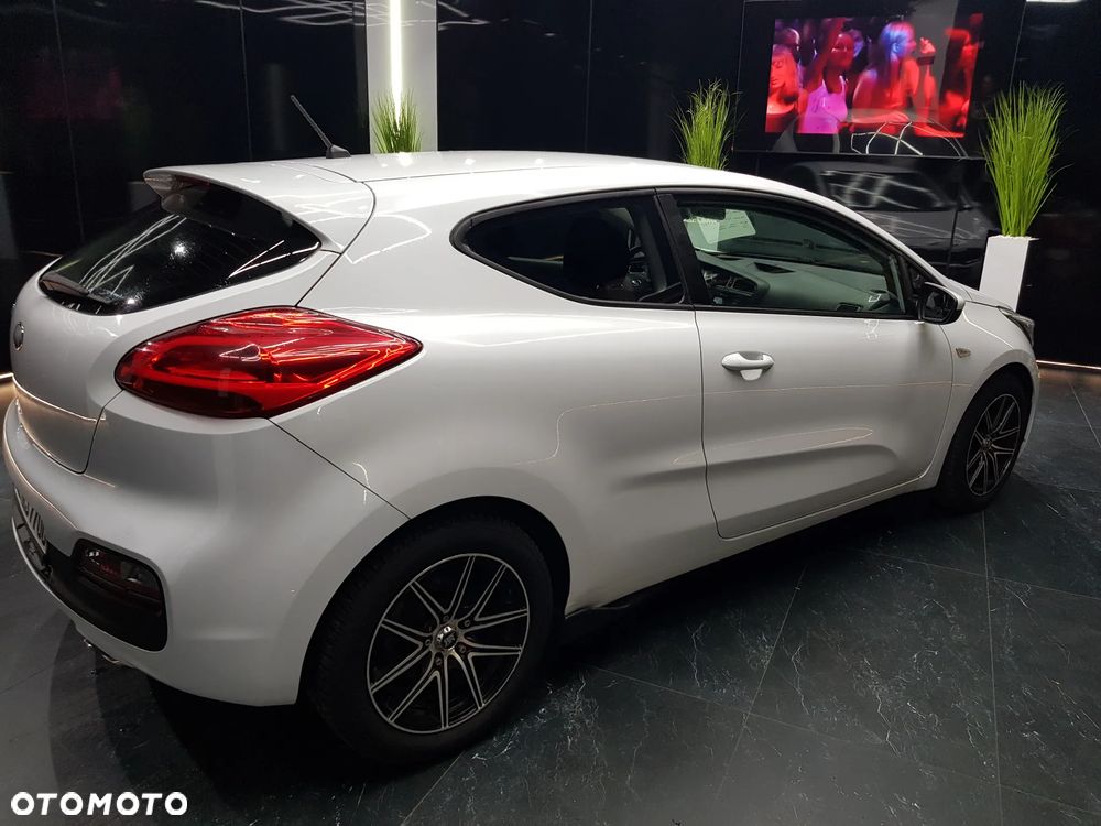 Kia ProCeed 1.4 Comfort + - 24