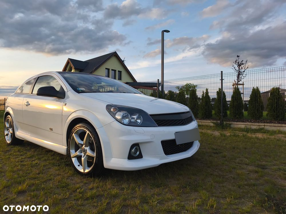 Opel Astra III GTC 1.8 Sport - 10