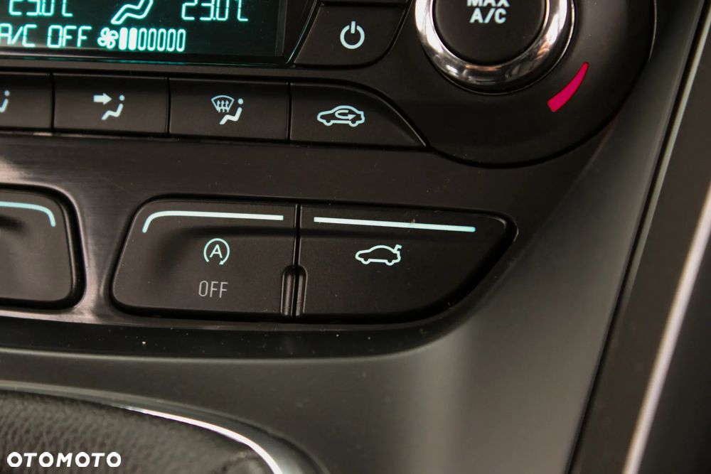 Ford Kuga 2.0 TDCi FWD Titanium - 26