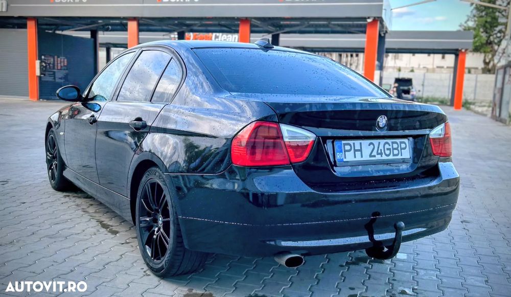 BMW Seria 3 320i - 3