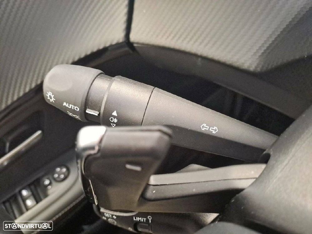 Peugeot 208 1.2 Hybrid Allure e-DCS6 - 14
