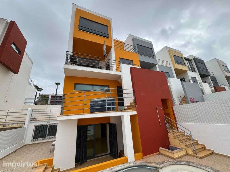Moradia T4 com Piscina | Vista Rio Arade | Ferragudo - Grande imagem: 3/12