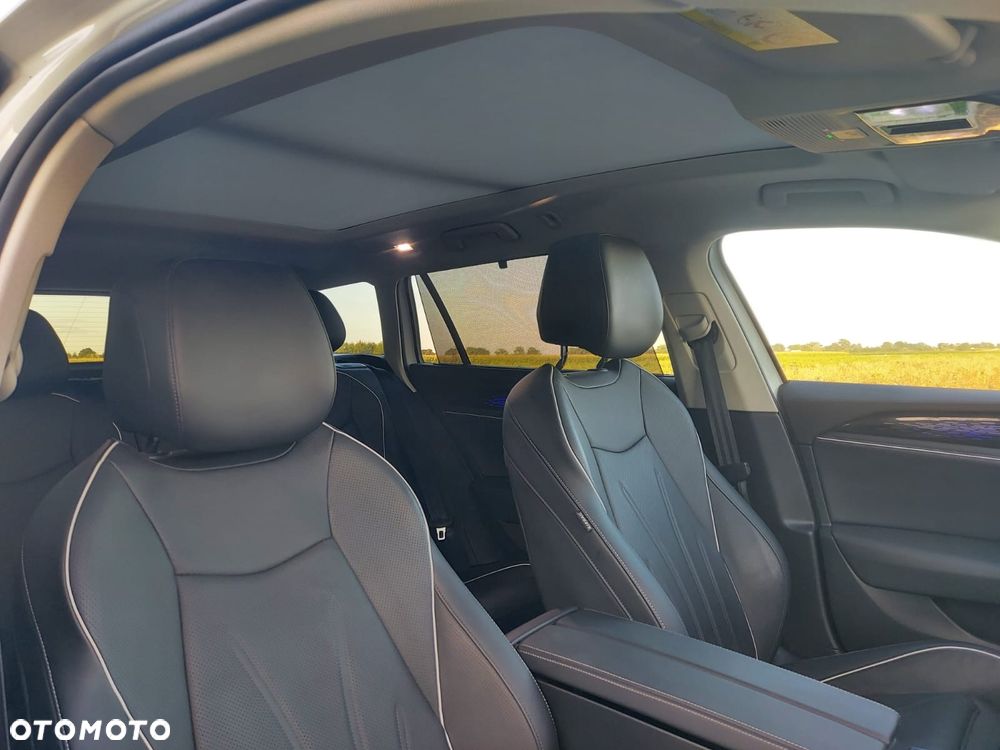 Volkswagen Passat 2.0 TDI SCR DSG 4Motion Elegance - 22