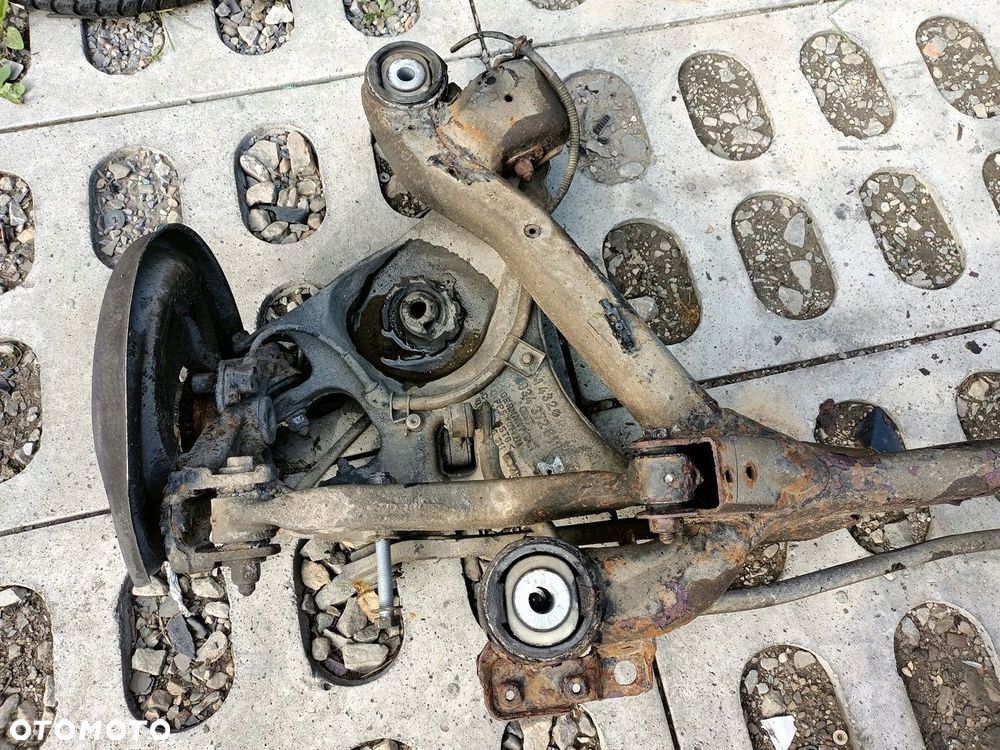 BELKA TYŁ ZAWIESZENIA AUDI A4 B7 AVANT - 4