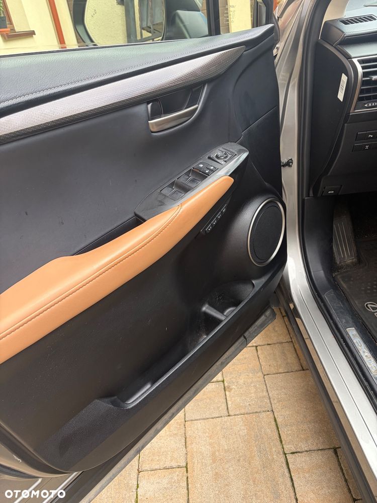 Lexus NX 200t AWD - 8