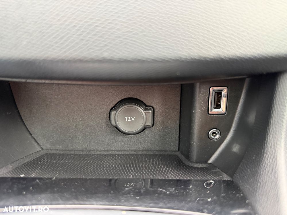 Peugeot 308 1.6HDi Premium - 30