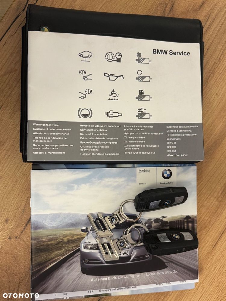 BMW Seria 3 330d xDrive - 36