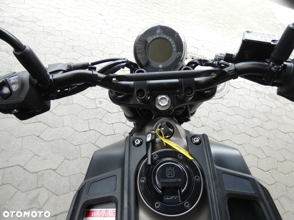 Husqvarna Svartpilen - 16