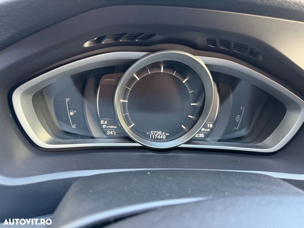 Volvo V40 D3 Momentum - 10