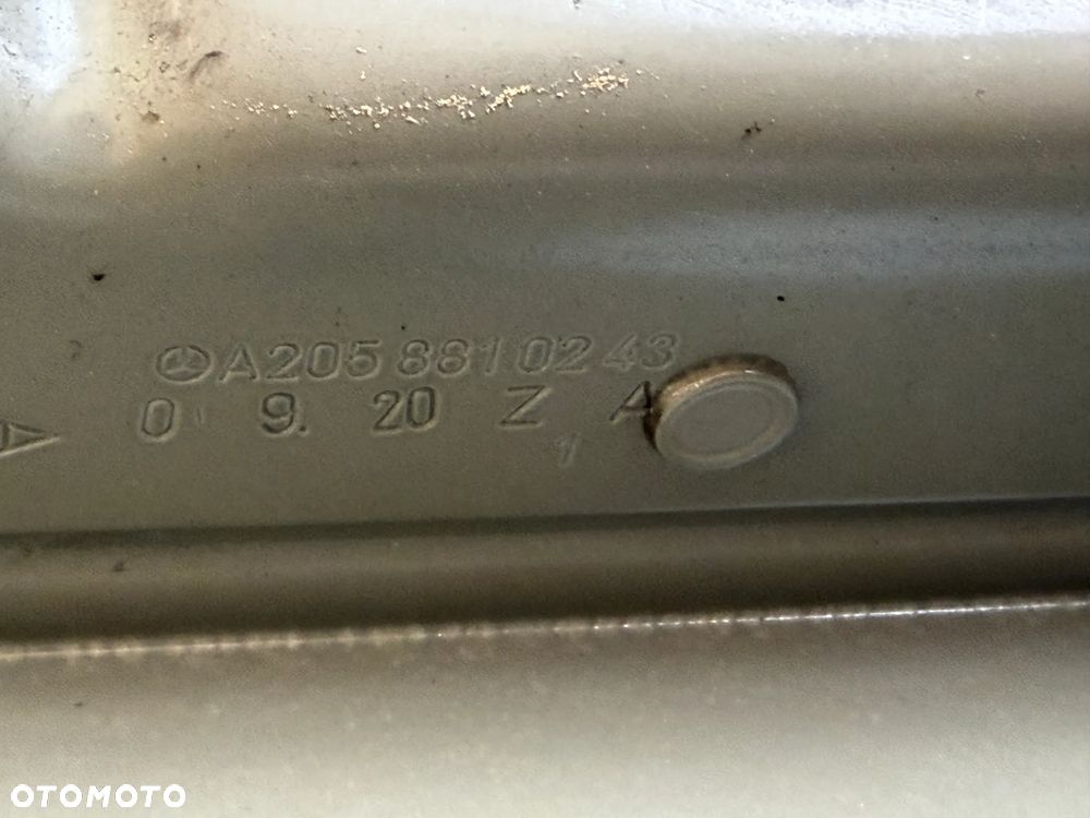 Błotnik przedni prawy Mercedes C-Klasa w205 14- A2058810201 - 14