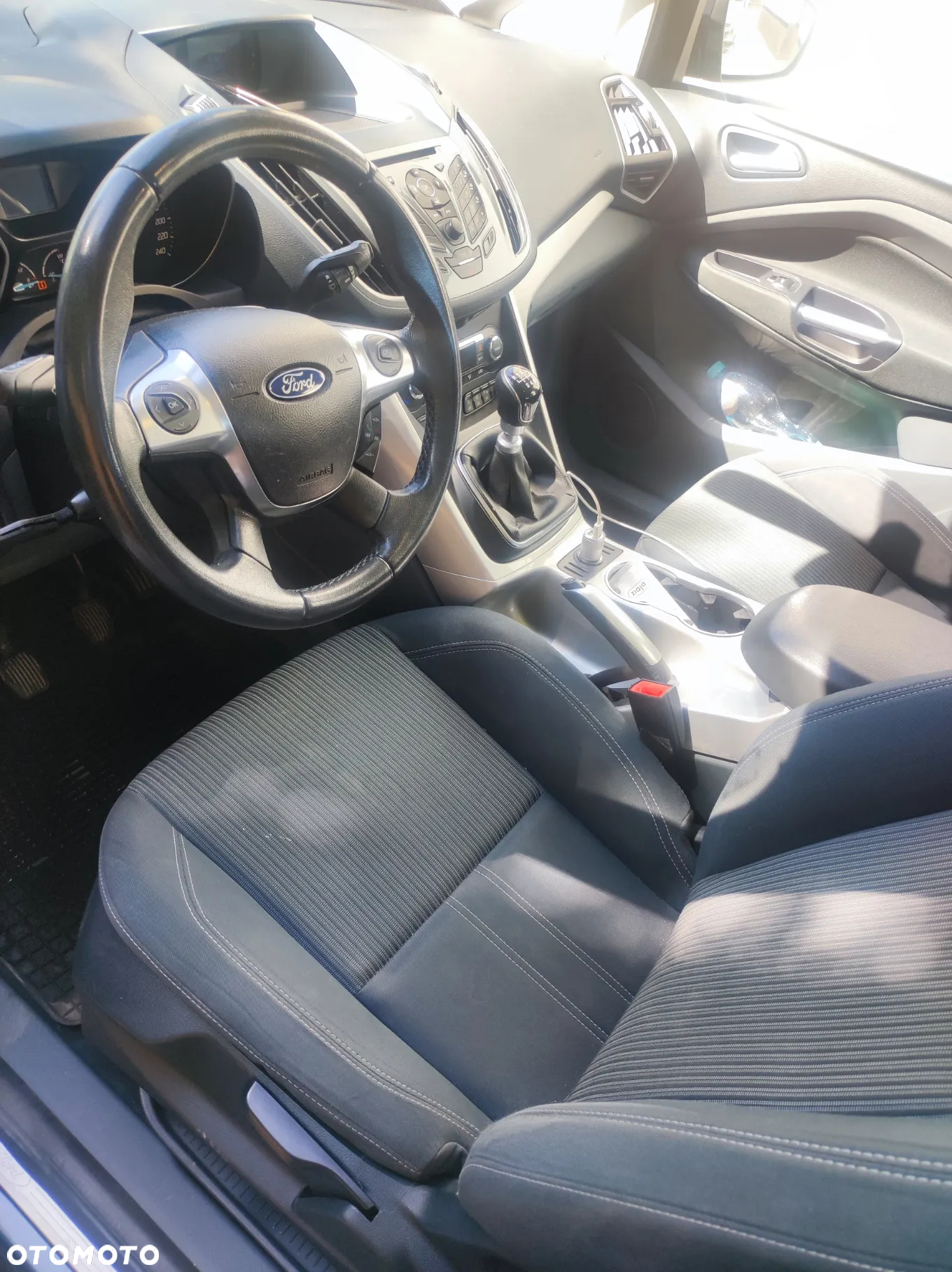 Ford Grand C-MAX - 11