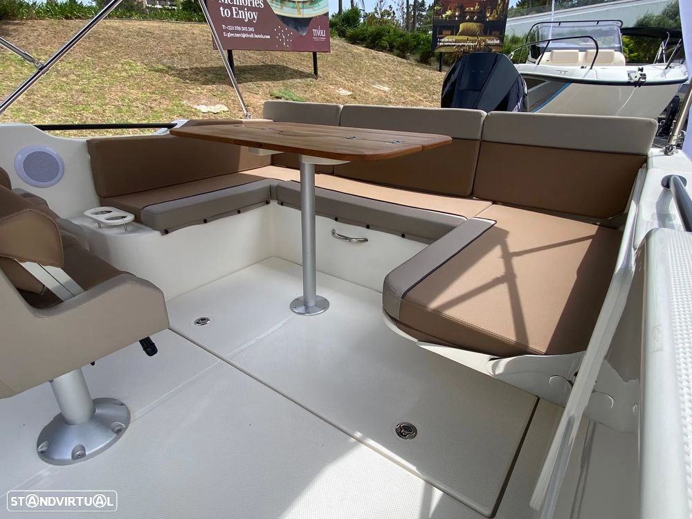 Quicksilver Activ 755 Sundeck - 7