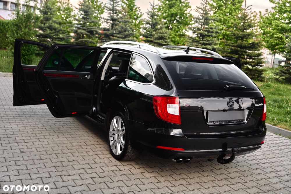 Skoda Superb 2.0 TDI DSG Exclusive - 24