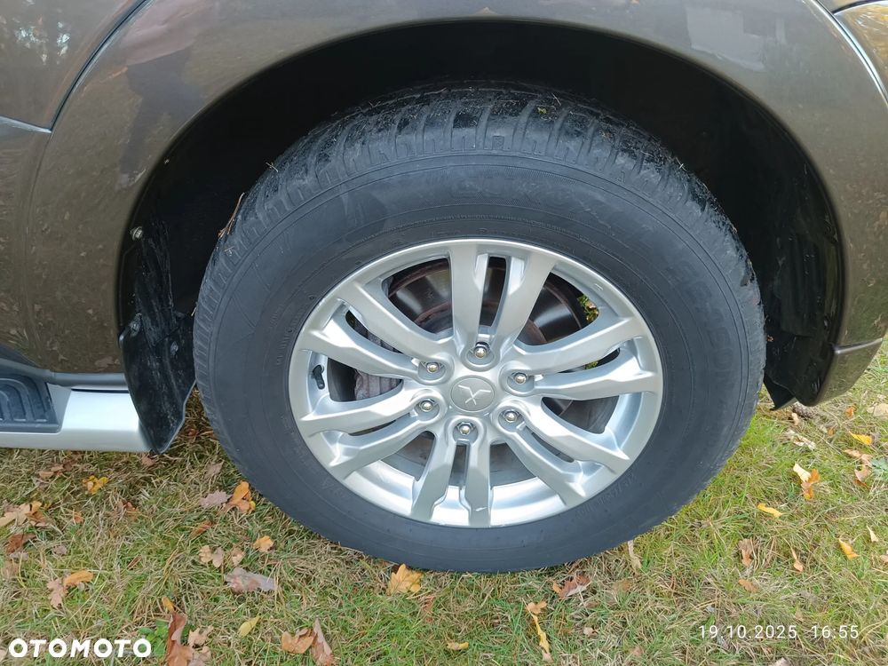 Mitsubishi Pajero - 17