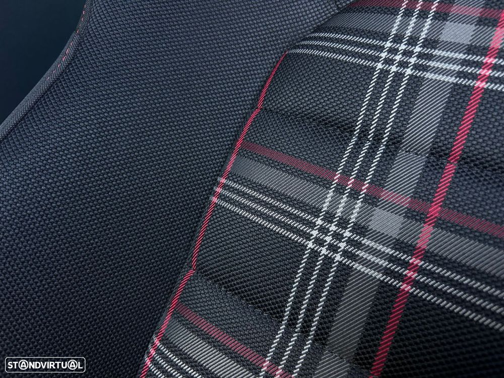 VW Golf 2.0 TSi GTi DSG Performance - 21