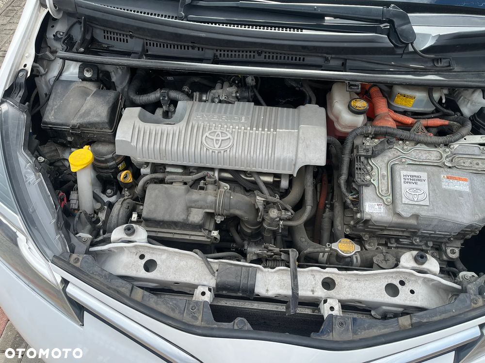 Toyota Yaris Hybrid 100 Premium - 12