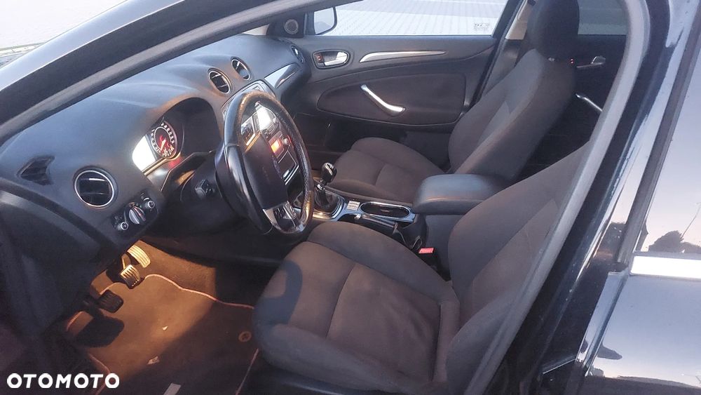 Ford Mondeo - 8