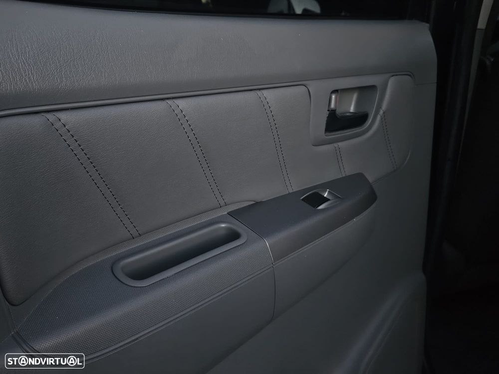 Toyota Hilux 3.0 D-4D 4WD CD Trac. PM+EP - 23