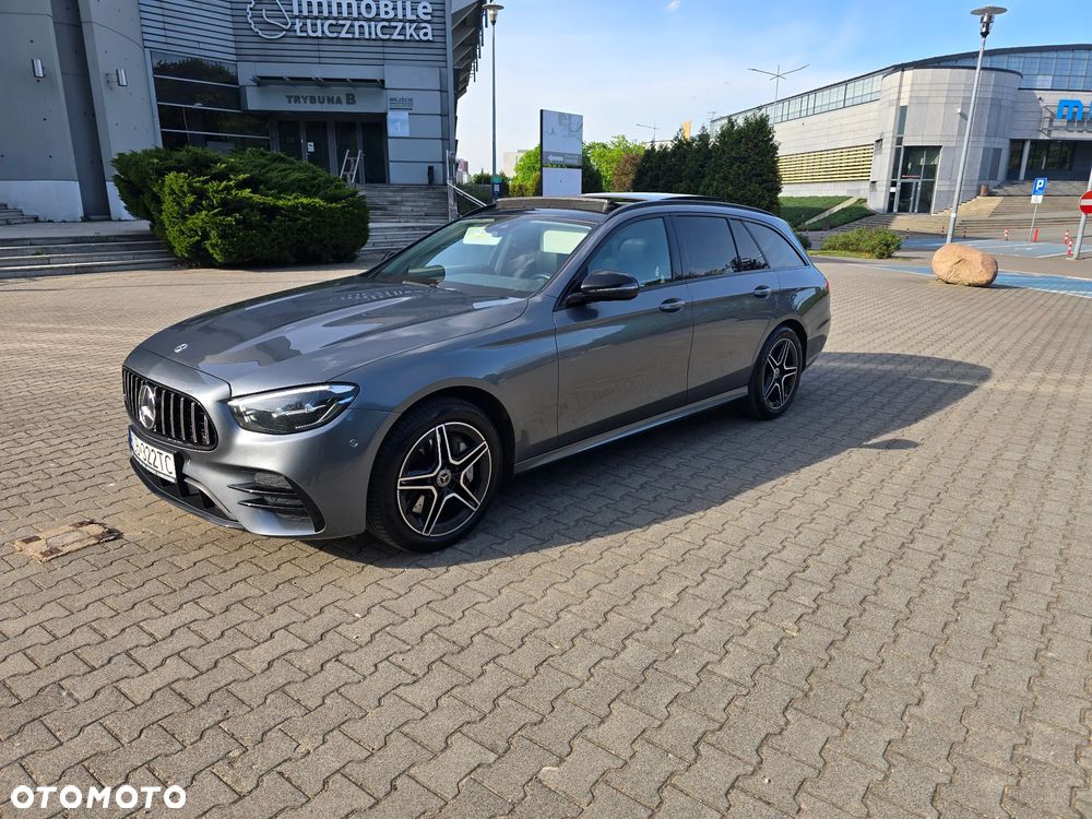Mercedes-Benz E-Class 2022 photo 3