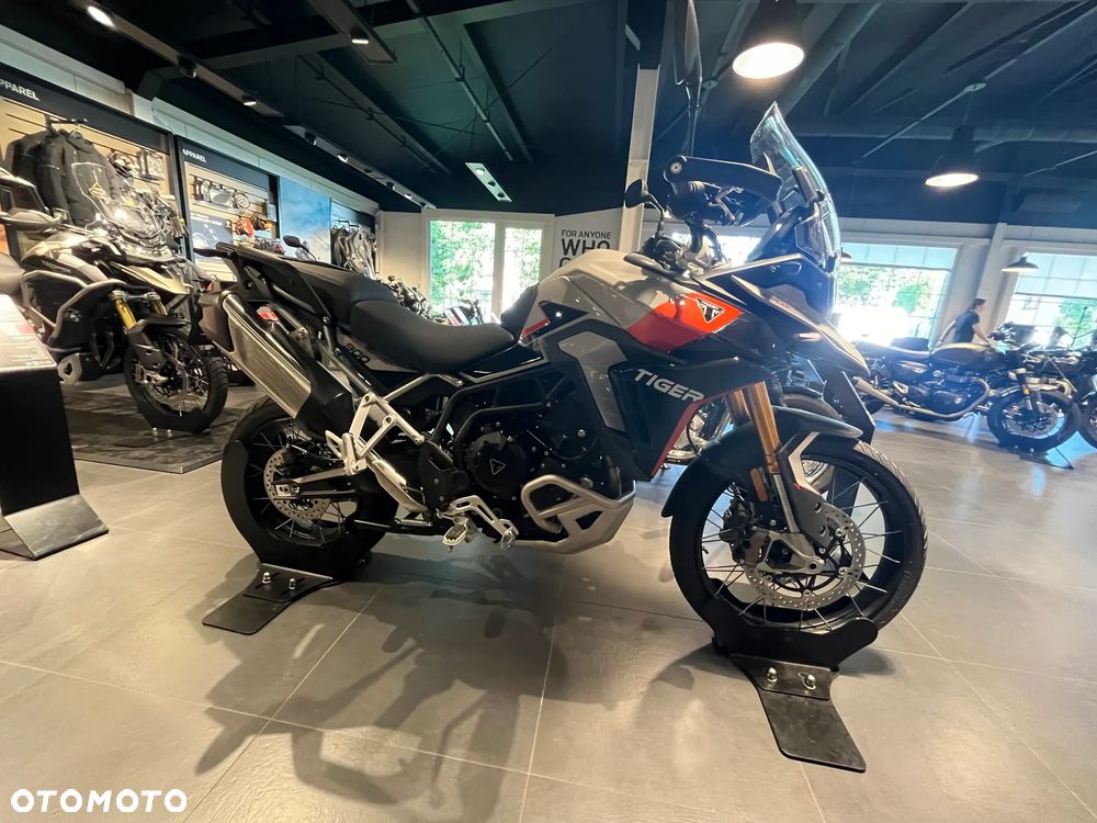 Triumph Tiger - 16
