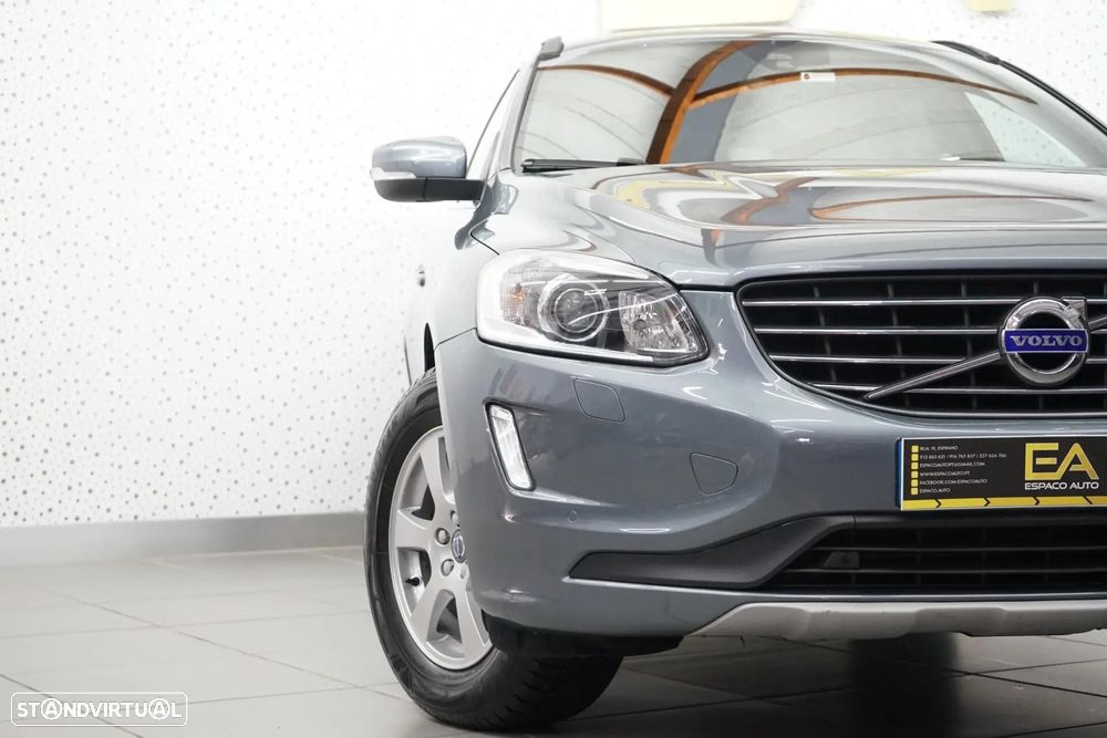 Volvo XC 60 2.0 D3 Momentum Geartronic - 39