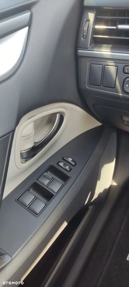Toyota Avensis Touring Sports 1.8 Executive - 23
