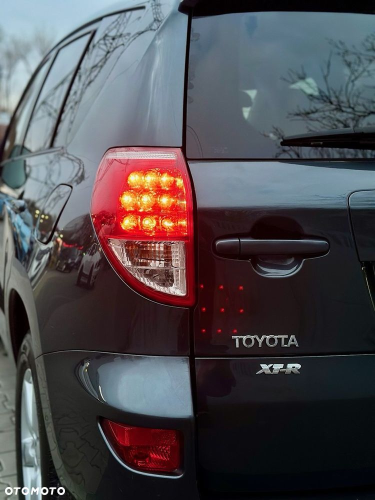 Toyota RAV4 - 4