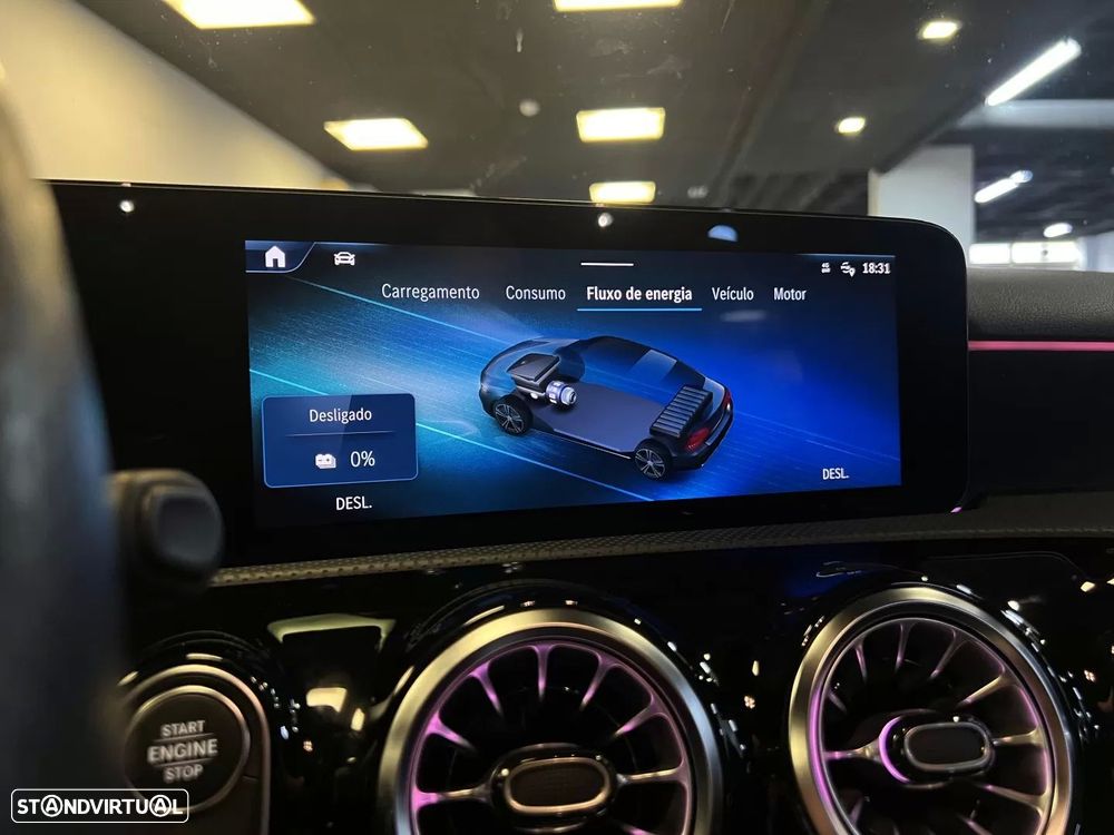 Mercedes-Benz A 250 Limousine e AMG Line - 21