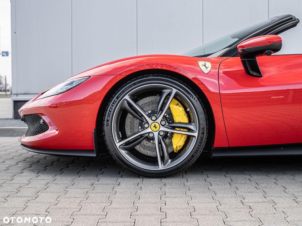 Ferrari 296 GTS - 13