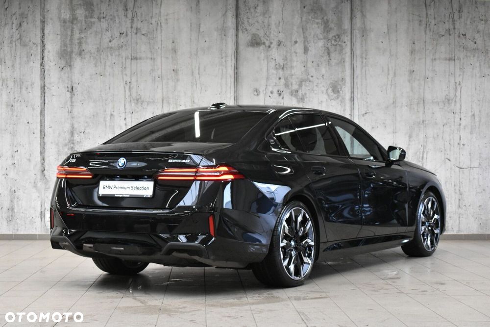 BMW i5 - 3